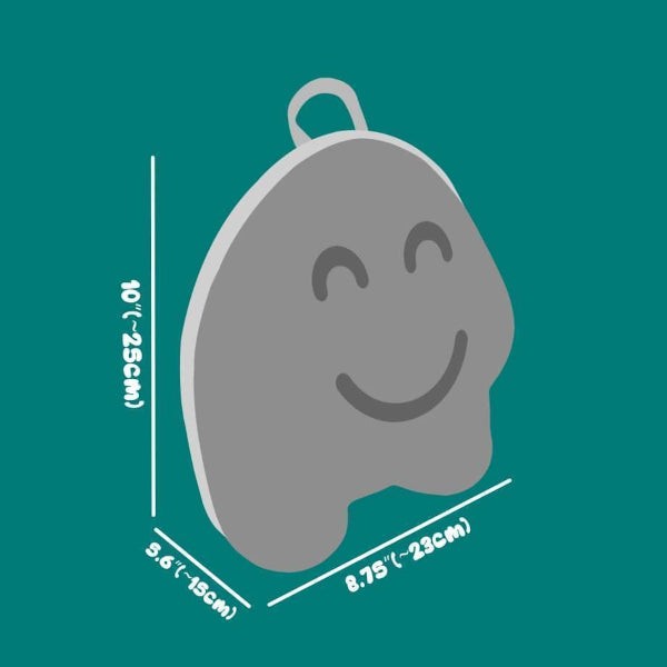 Gray cartoon character with measurements of Ninibag backpack on a teal background